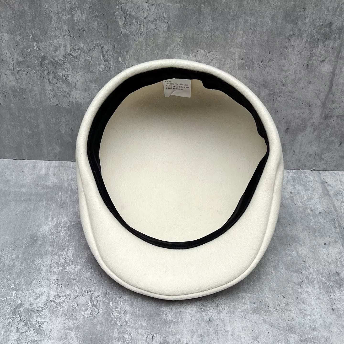 Stijlvolle Winterpet met Strakke Vorm