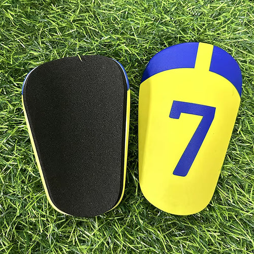 Mini Voetbal Scheenbeschermers – Licht, Schokabsorberend & Slipvast
