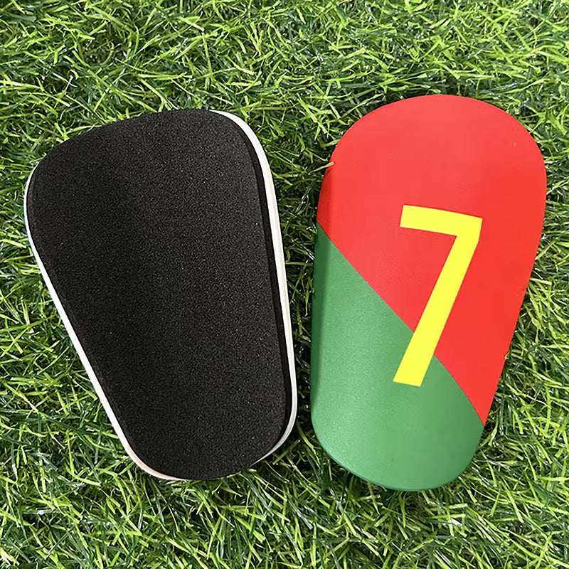 Mini Voetbal Scheenbeschermers – Licht, Schokabsorberend & Slipvast